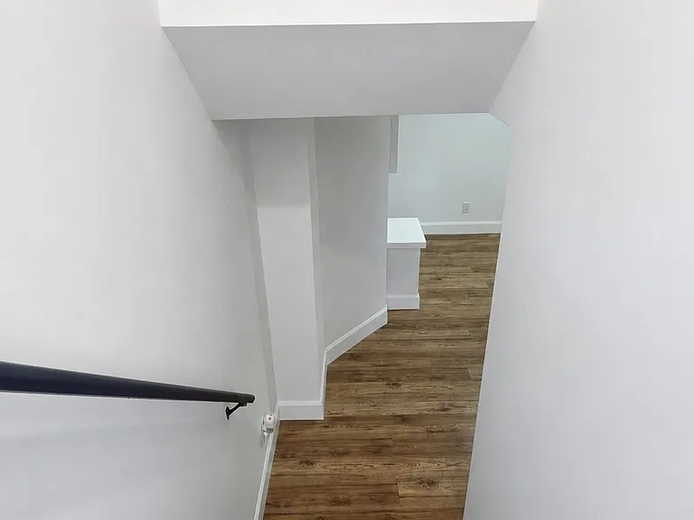 9 Maconnachie Pl #LOWER — Photo 4
