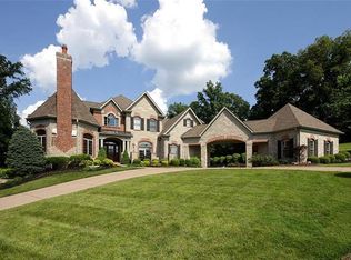 118 Grand Meridien Forest Dr, Chesterfield, MO 63005