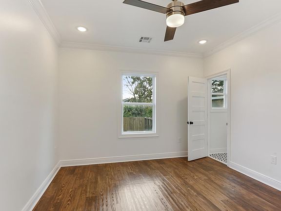 5th image of 2835 Pauger St