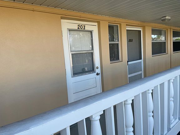 3rd image of 2131 NE 1st Ct APT 203
