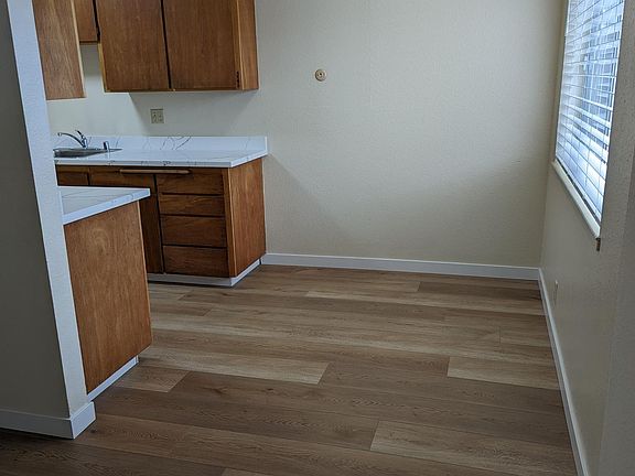 3rd image of 225 Willow Ave APT 2