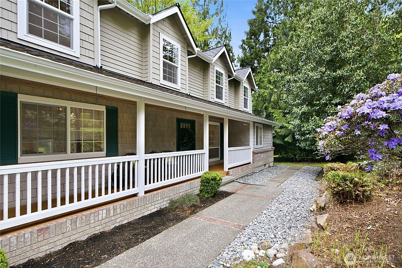3rd image of 4017 251st Way NE