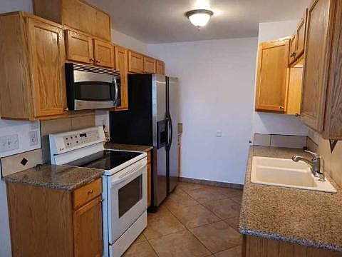 1st image of 4001 E Moreland St #40032