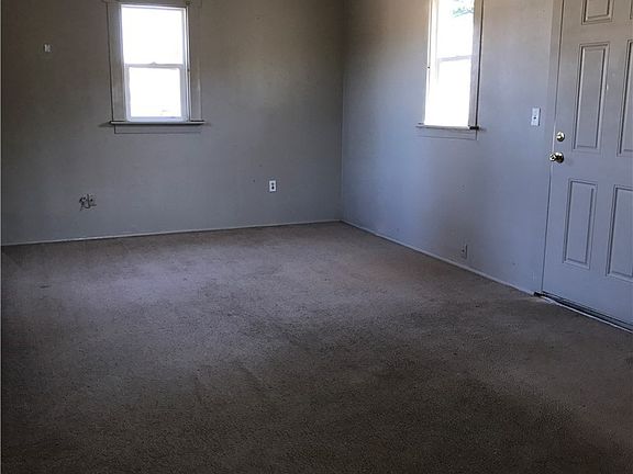 5th image of 4627 Pacific Ave