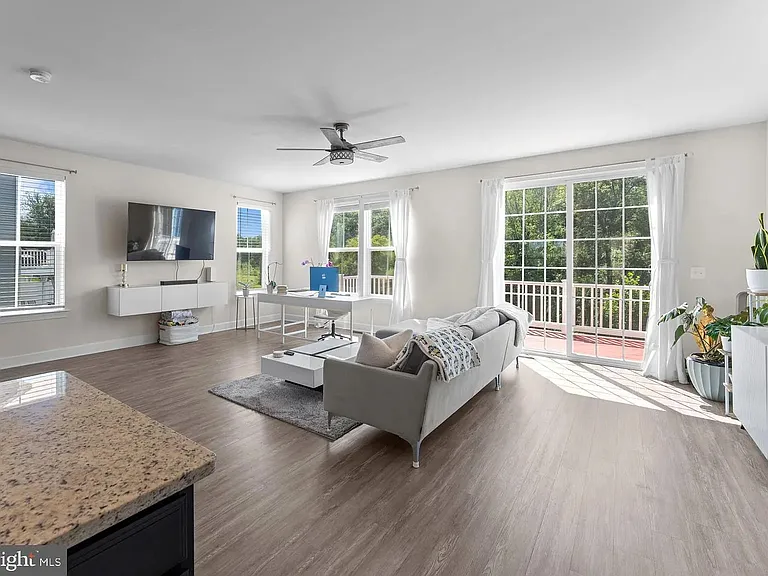 8773 Elsing Green Dr — Photo 3