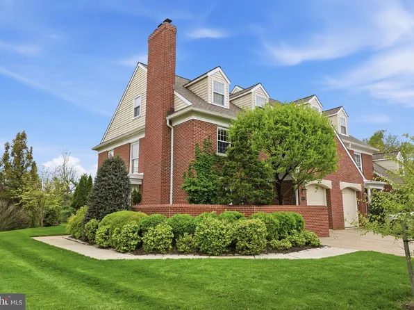 210 Westminster Pl, Maple Glen, PA 19002