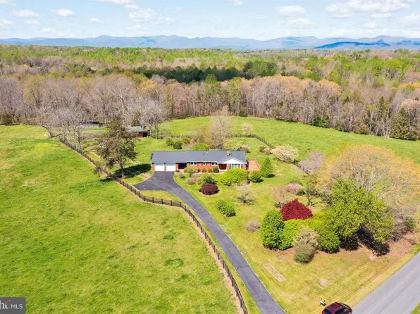 481 James City Rd, Reva, VA 22735