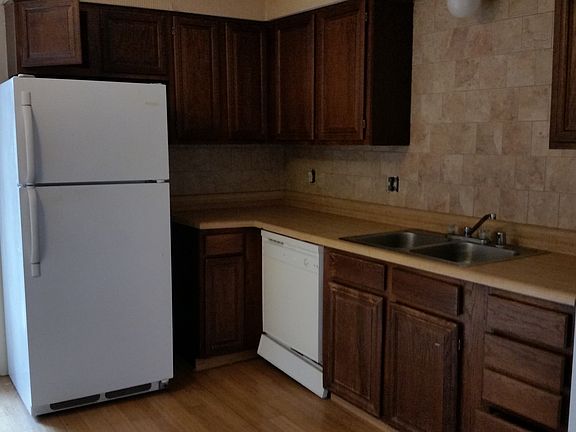 2nd image of 2824 Yellowstone Pkwy