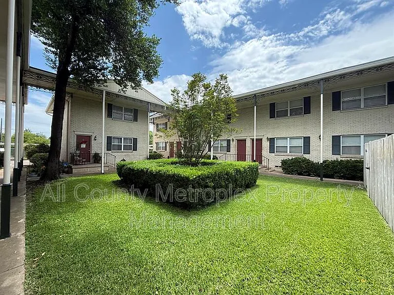 10454 E Northwest Hwy #103 — Photo 9