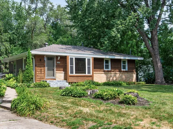 2557 Sherwood Rd, Mounds View, MN 55112