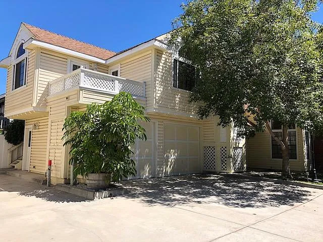 4 bed, 1872 sqft, $4,650 — Photo 2