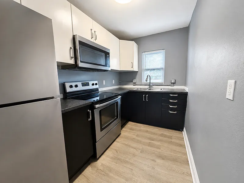 2 bed, 1.0 bath, 612 sqft, $995 — Photo 2