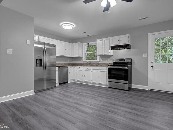 5th image of 256 Manchester Dr