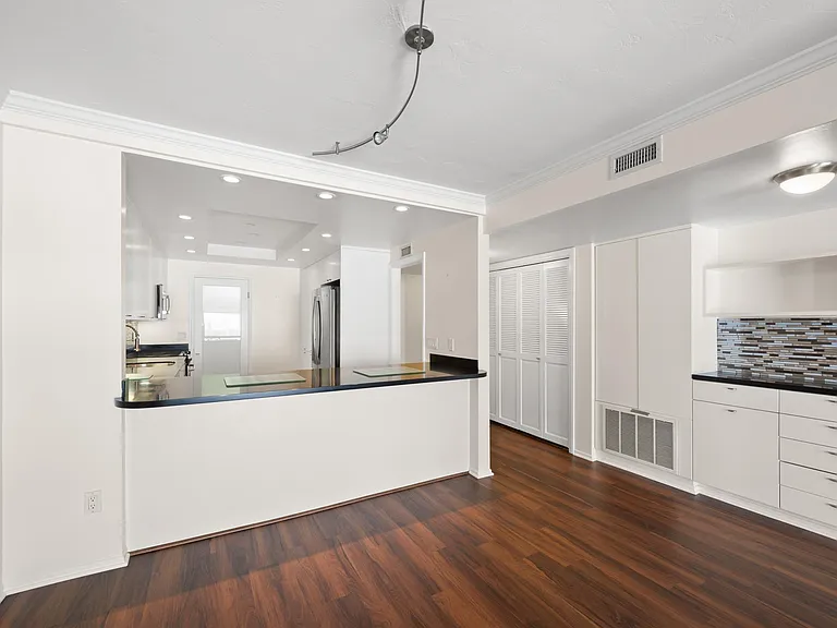 370 Rosecrans St #203 — Photo 12