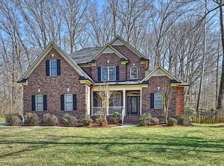 3016 Phillips Fairway Dr, Charlotte, NC 28216