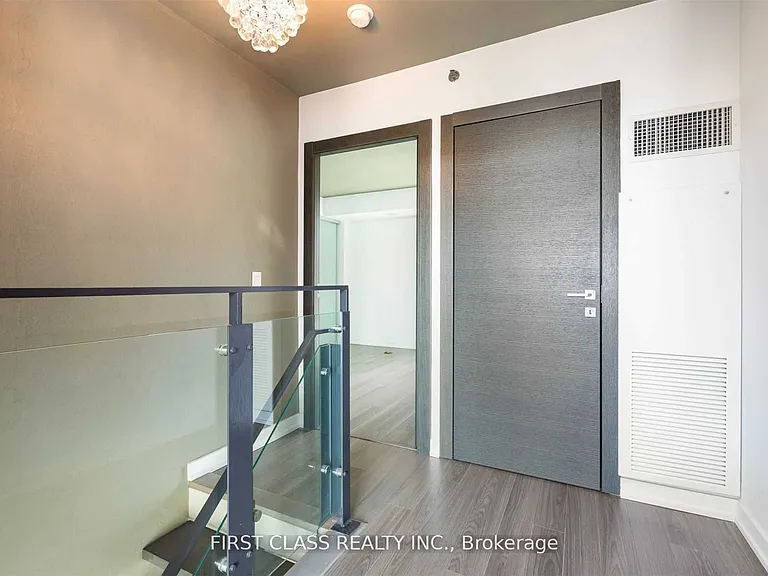 220 George St #907 — Photo 12