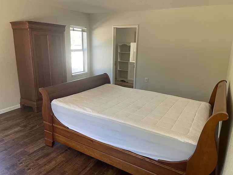 2308 N Berkeley Ave #B — Photo 10