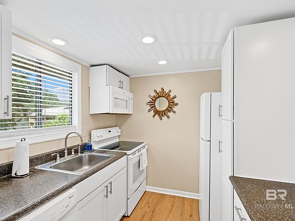 2nd image of 2101 Seacliff Dr S #2101