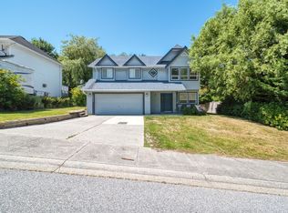 5833 Heron Pl, Sechelt, BC V7Z 0R3