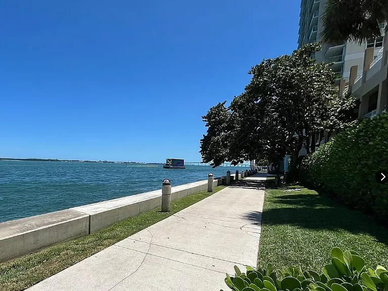 770 Claughton Island Dr #18 — Photo 16