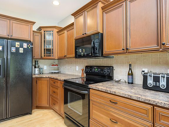 3rd image of 6568 Bela Ave