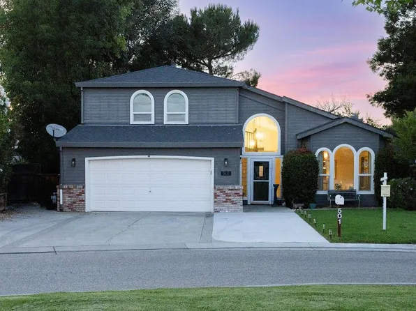 501 Bobbys Ln, Hollister, CA 95023