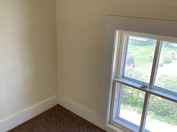 5th image of 612 E Court St APT C