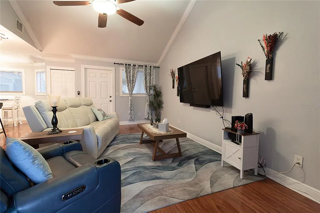 1 bed, 1.0 bath, 755 sqft, $1,700 — Photo 4