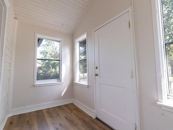 5th image of 2530 W 12th Ave