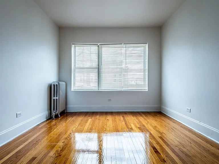 6829 S King Dr — Photo 11
