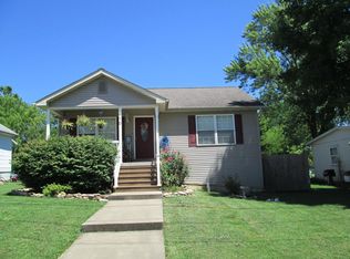 610 N Linden St, Union, MO 63084