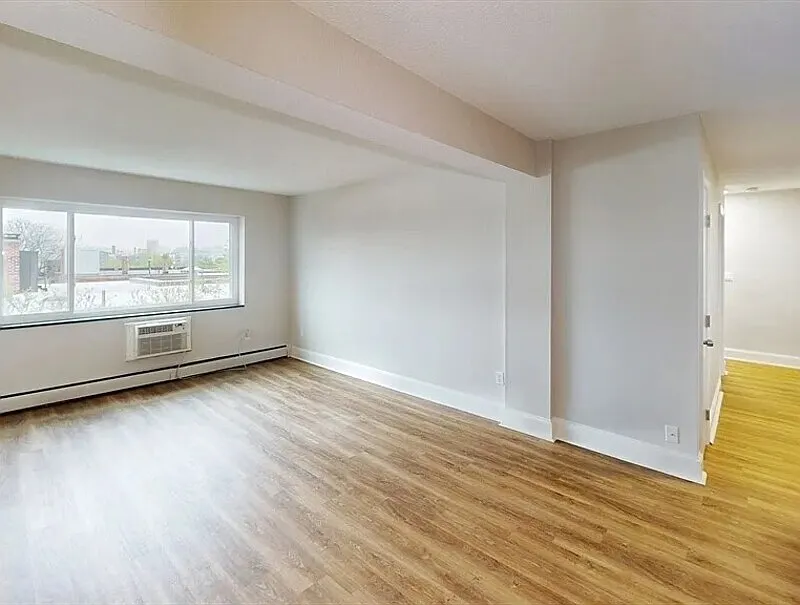 2 bed, 1.0 bath, 760 sqft, $2,010 — Photo 3