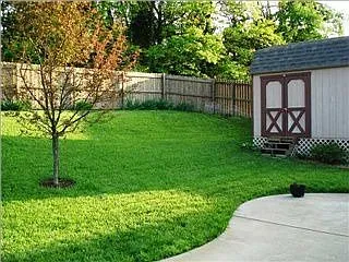 527 Reliance Dr photo 1
