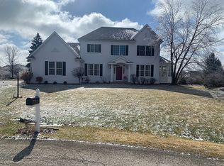 8530 Watson Cir, Crystal Lake, IL 60014