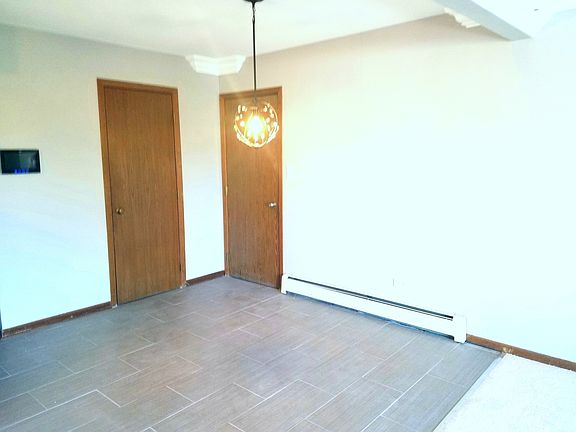 3rd image of 6914 Crandall Ave #3W