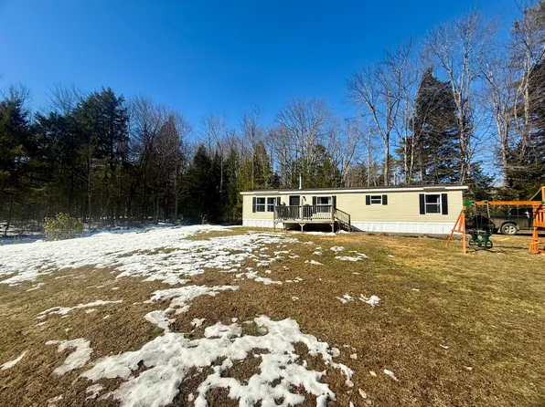 132 Goodhue Road, Sidney, ME 04330