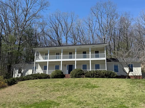408 Fort Trace Rd, Lookout Mountain, GA 30750