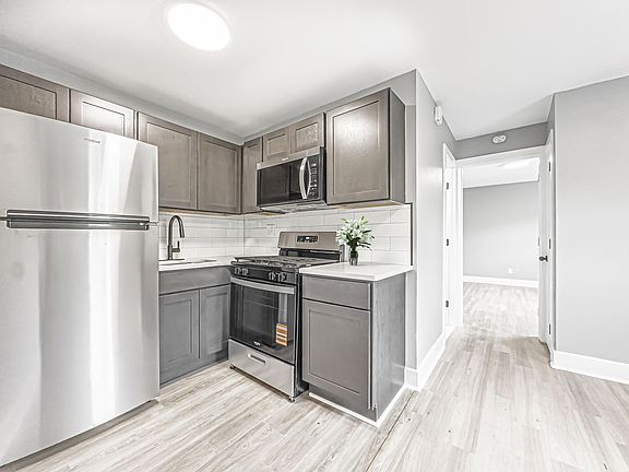 5th image of 3110 Knights Rd APT C8