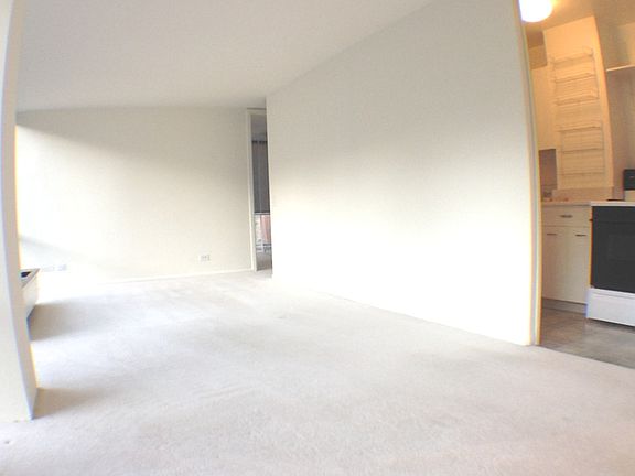 3rd image of 2400 N Lakeview Ave APT 415