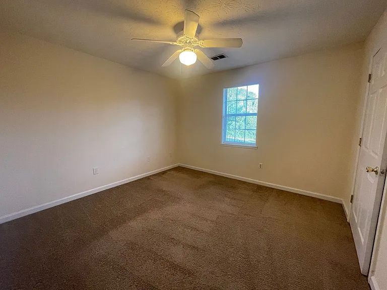 101 Hunters Run Rd — Photo 6