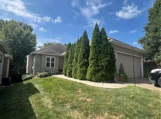 101 Heatherton Ct, Kansas City, MO 64118