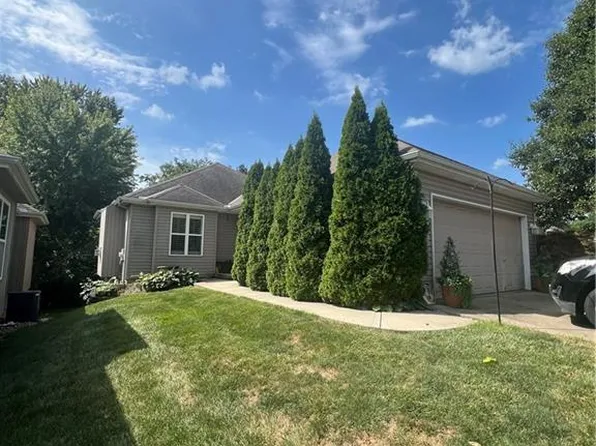 101 Heatherton Ct, Kansas City, MO 64118