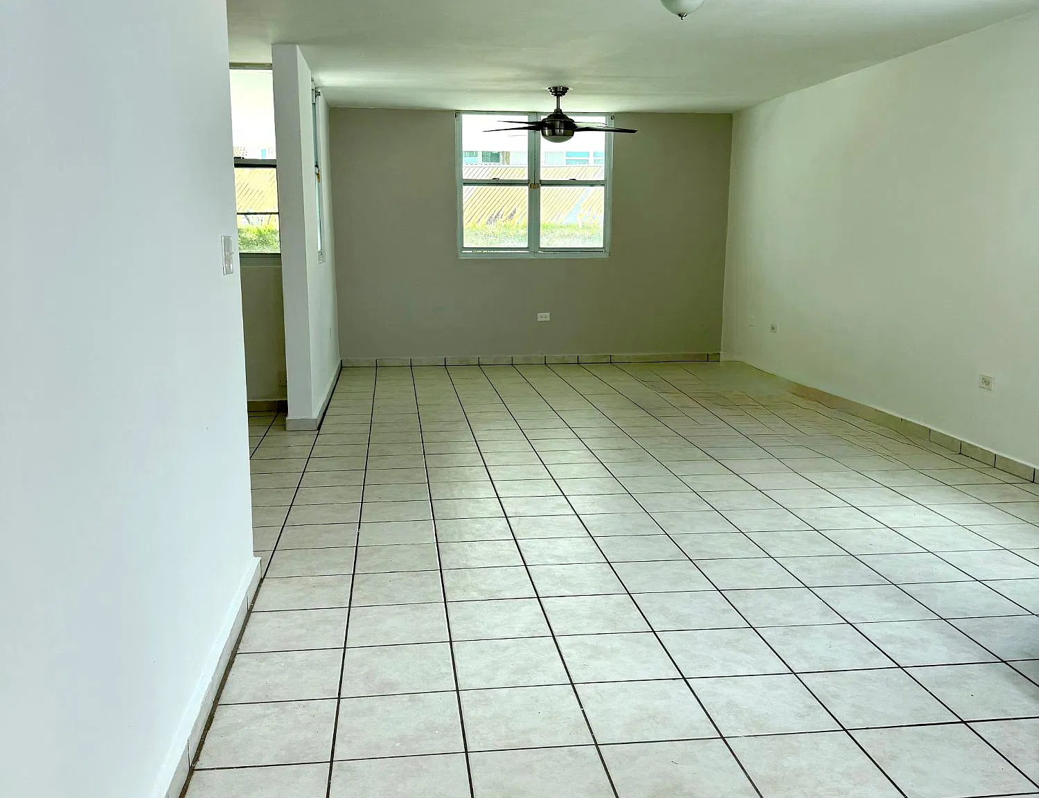 4 bed, 2.5 bath, 2600 sqft, $2,300 — Photo 4