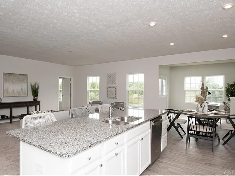 2125 Schmidt Dr — Photo 9