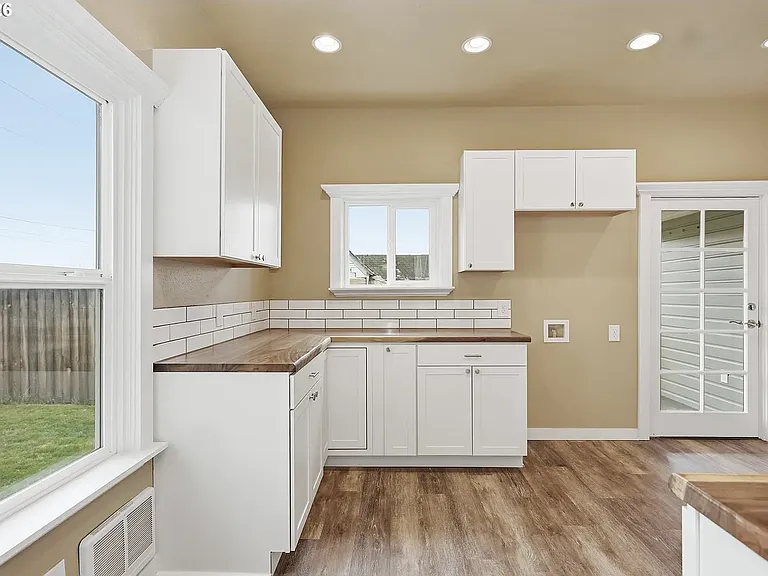 503 S Washington St — Photo 13