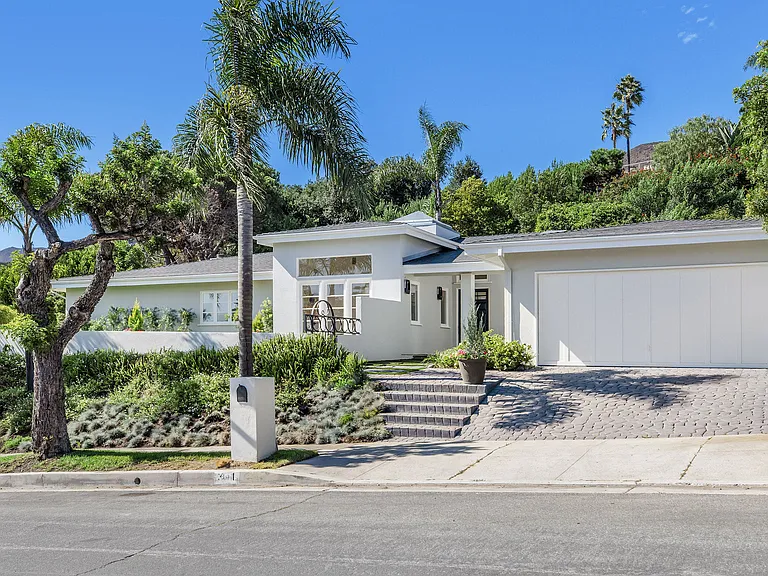 341 Surfview Dr — Photo 32
