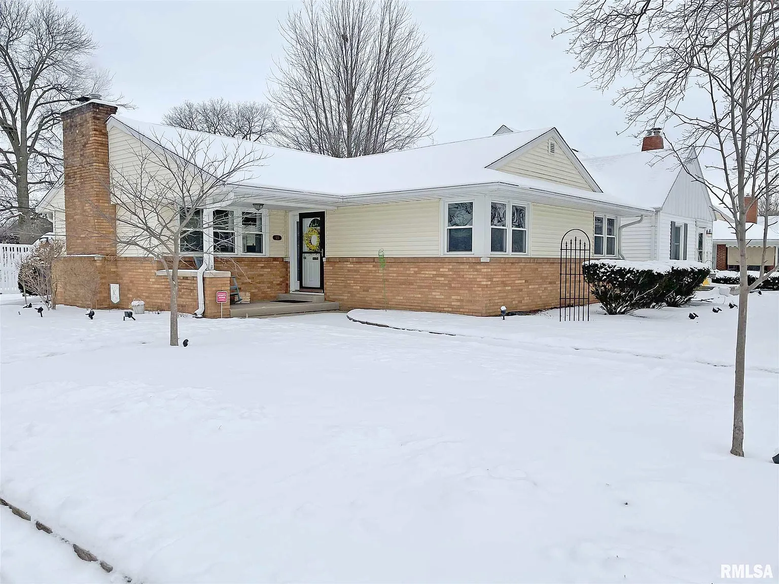 525 W Florence Ave photo 1