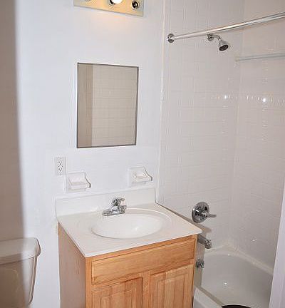 4th image of 1739 Sterling Pl #2