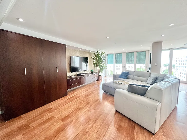 5869 Avenue Isla Verde — Photo 3