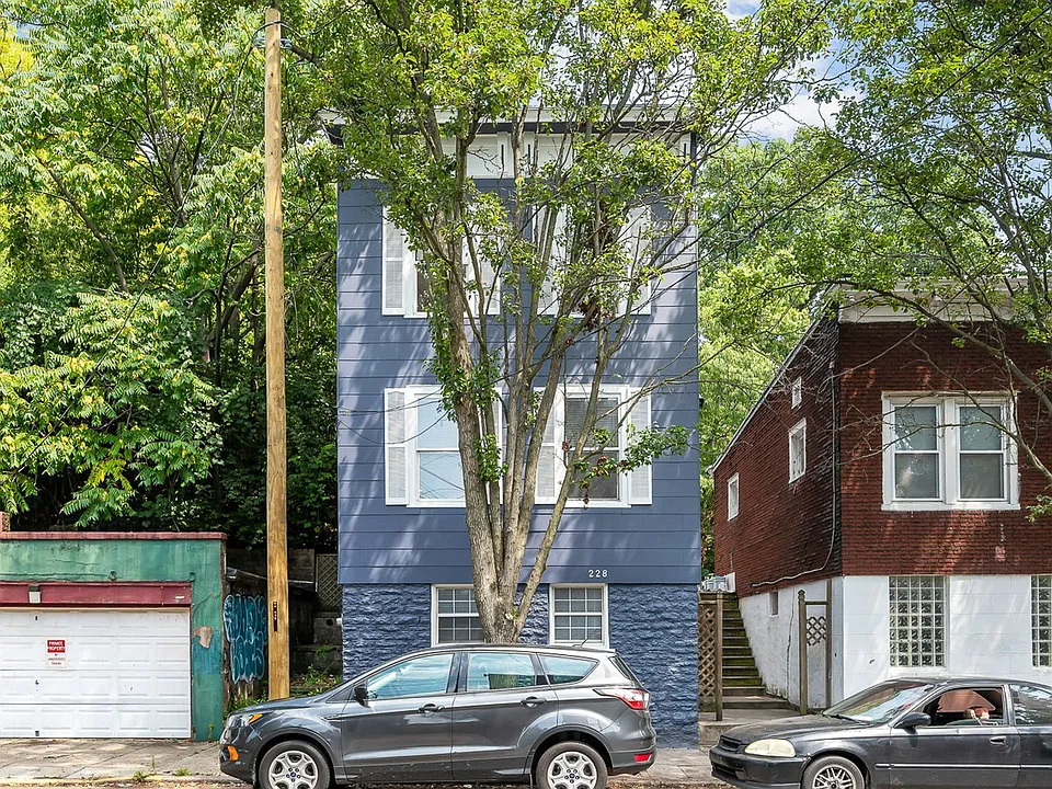 228 Emming St
